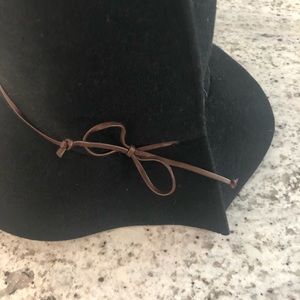 Gabriela Ligenza Bucket Hat